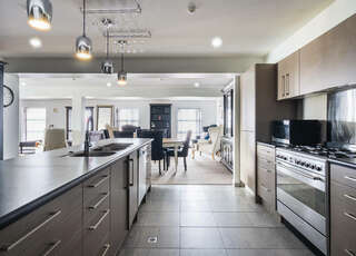 Manor Place Apartment