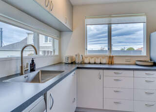 Contemporary Duplex in Roslyn